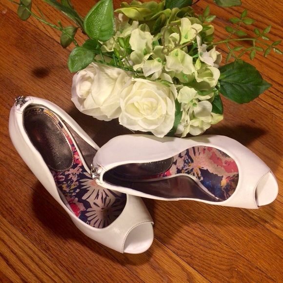 Exquisite! Sexy Zip back Heels- Platform Peep Toes - Picture 3 of 7